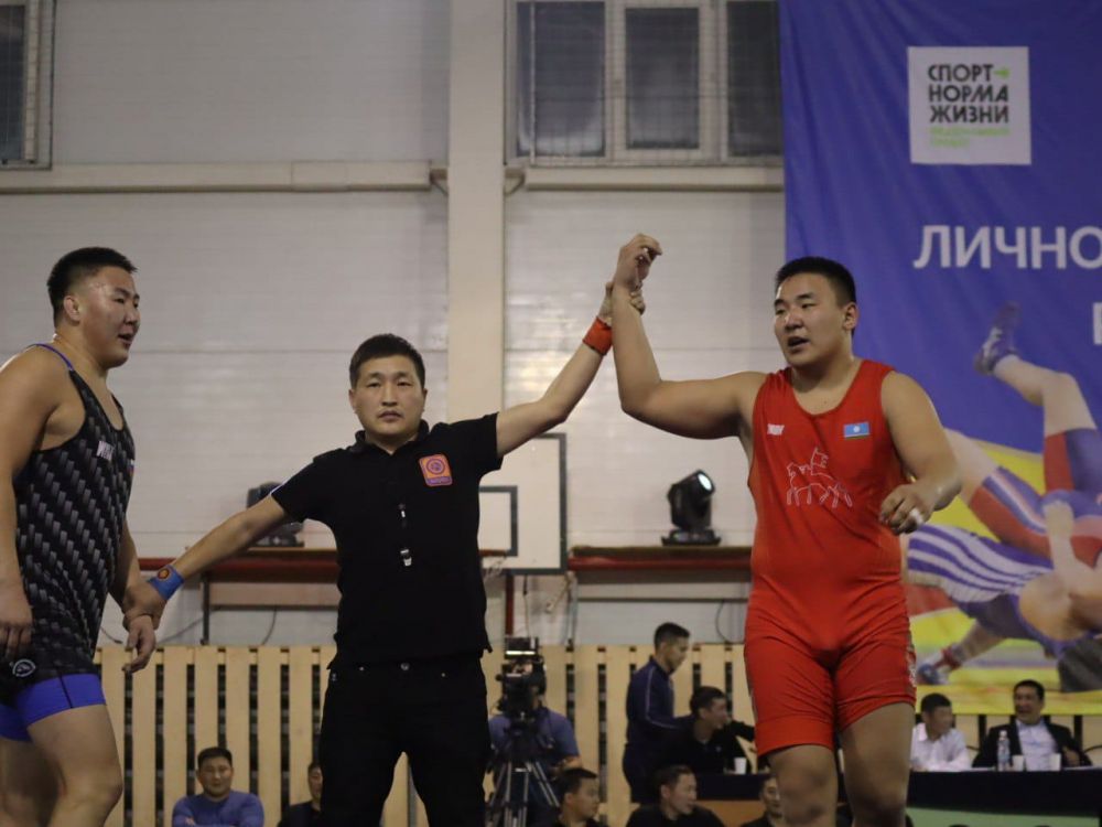 В Якутии прошел чемпионат по вольной борьбе