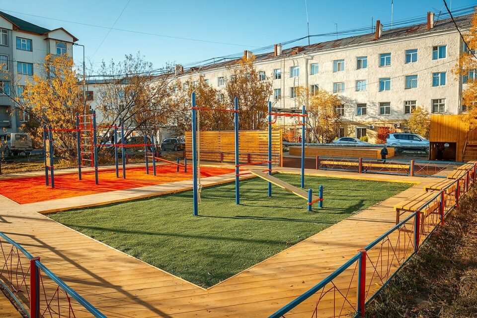 В рамках программы «1000 дворов» в Якутии благоустроено 185 дворов и мини-парков