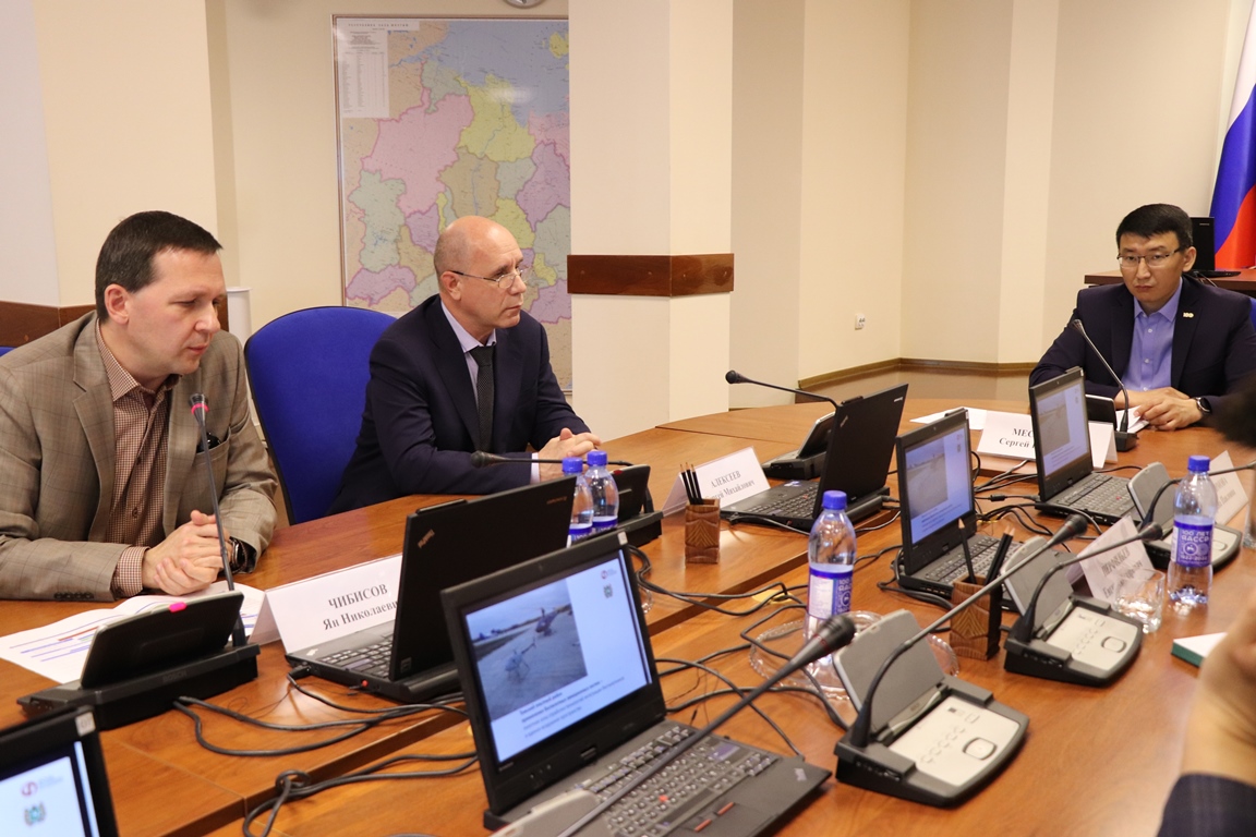 Обсуждены вопросы развития в Якутии внеаэродромной авиации с участием Фонда перспективных исследований